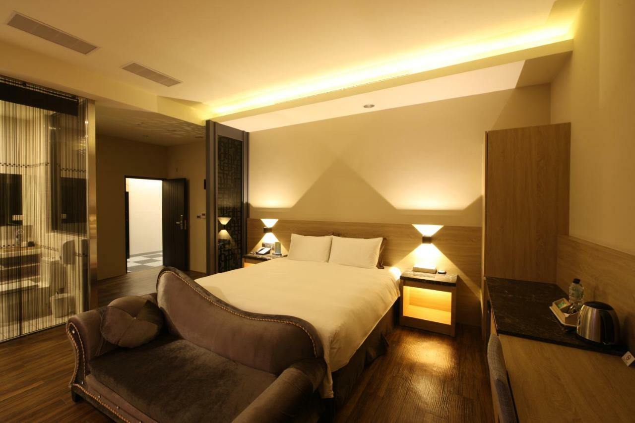 Yu Chun Hotel Taizhong Zewnętrze zdjęcie